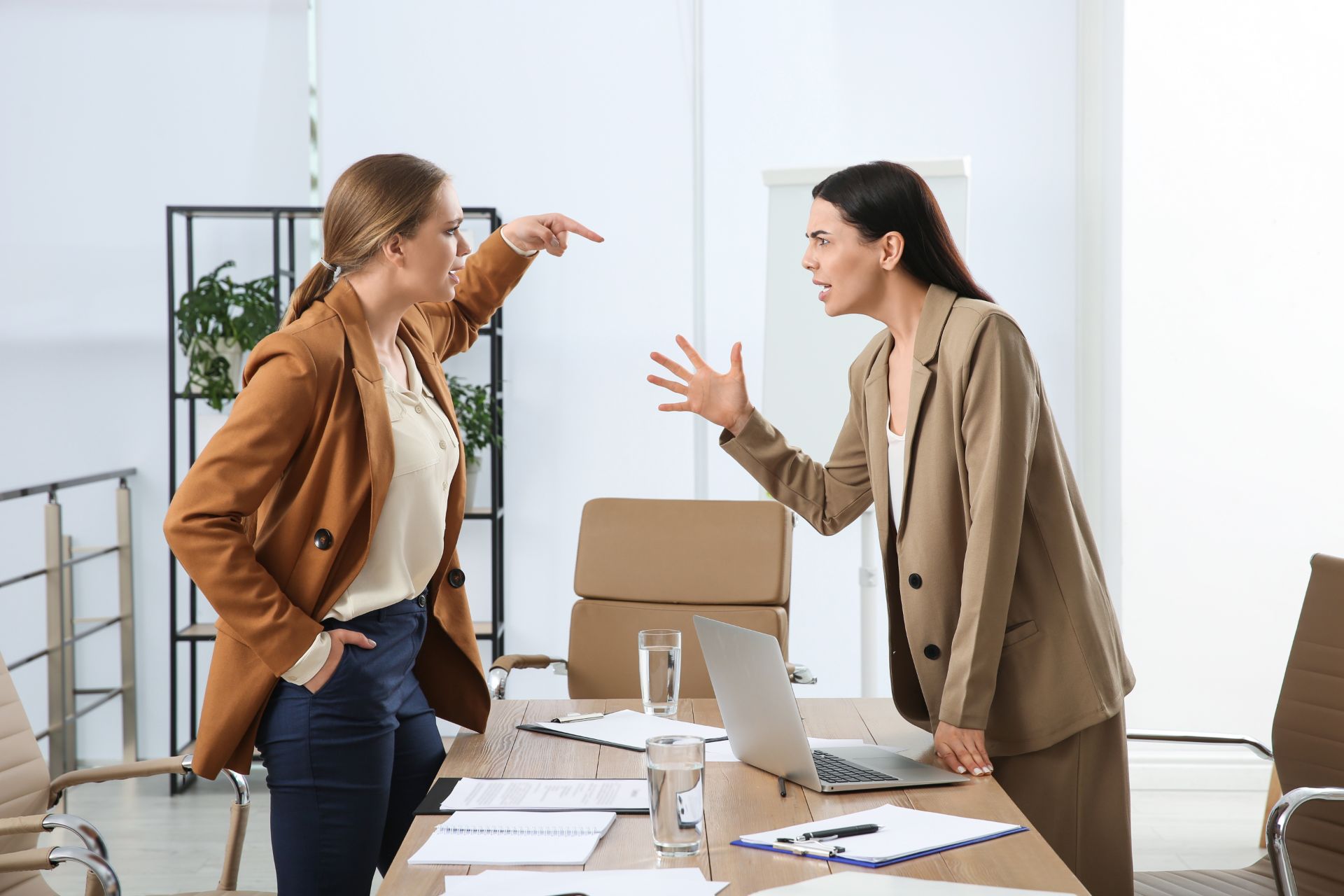how to shut down a narcissist