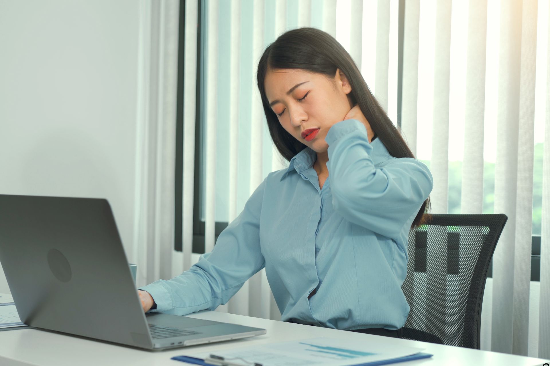 beautiful young woman feeling discomfort lsitening to her intuition despite to anxiety
